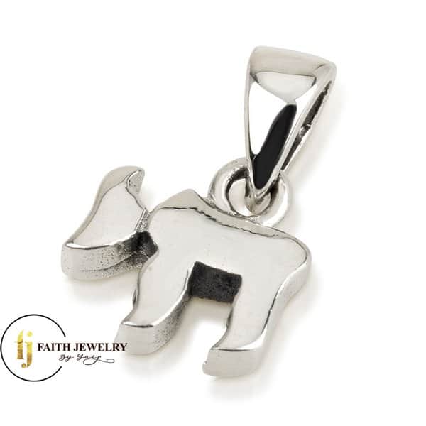 Small polished 925 sterling silver Hebrew Chai necklace