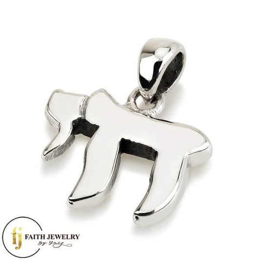 Delicate polished 925 sterling silver Hebrew Chai necklace