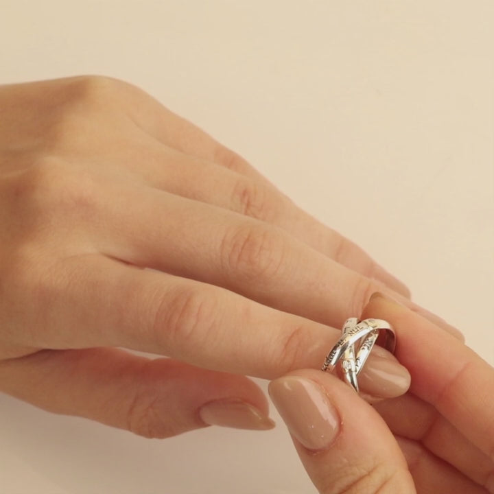 Three interlocking Hebrew blessing rings in 925 sterling silver with 9K gold accents, CZ stones, and engraved Jewish prayers – SOR908